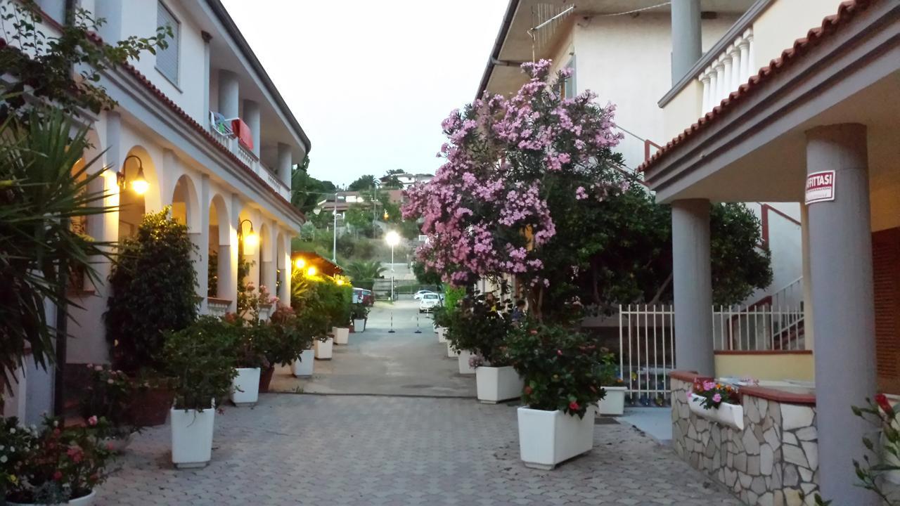 קאפו ואטיצ'אנו Villaggio Albergo Da Ciccio Sul Mare מראה חיצוני תמונה