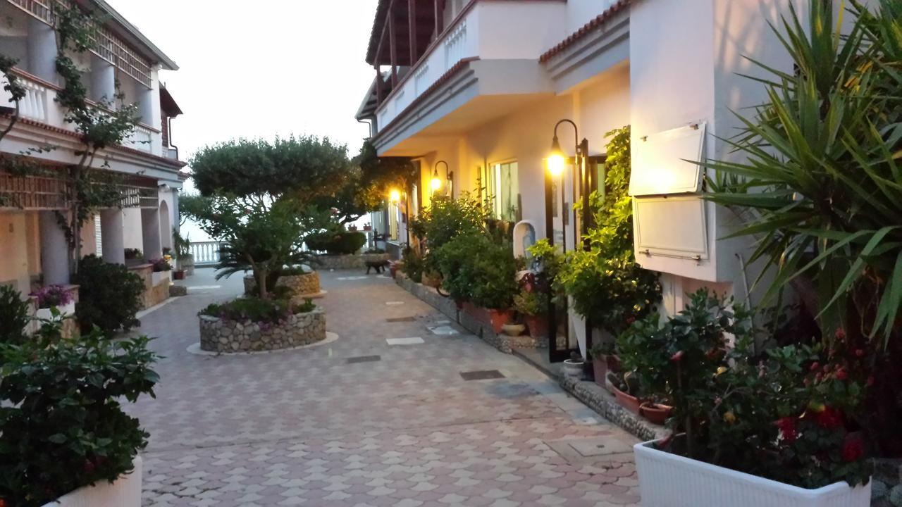 קאפו ואטיצ'אנו Villaggio Albergo Da Ciccio Sul Mare מראה חיצוני תמונה
