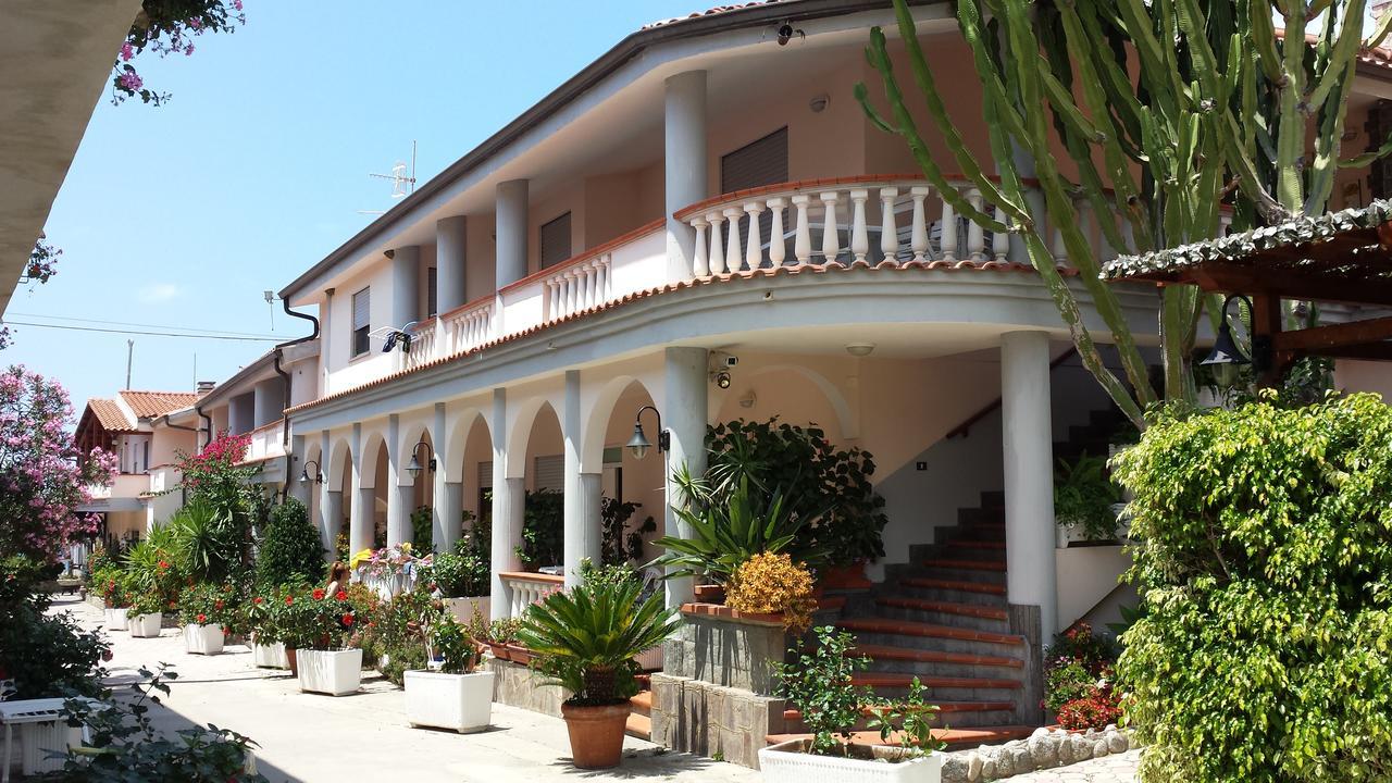 קאפו ואטיצ'אנו Villaggio Albergo Da Ciccio Sul Mare מראה חיצוני תמונה