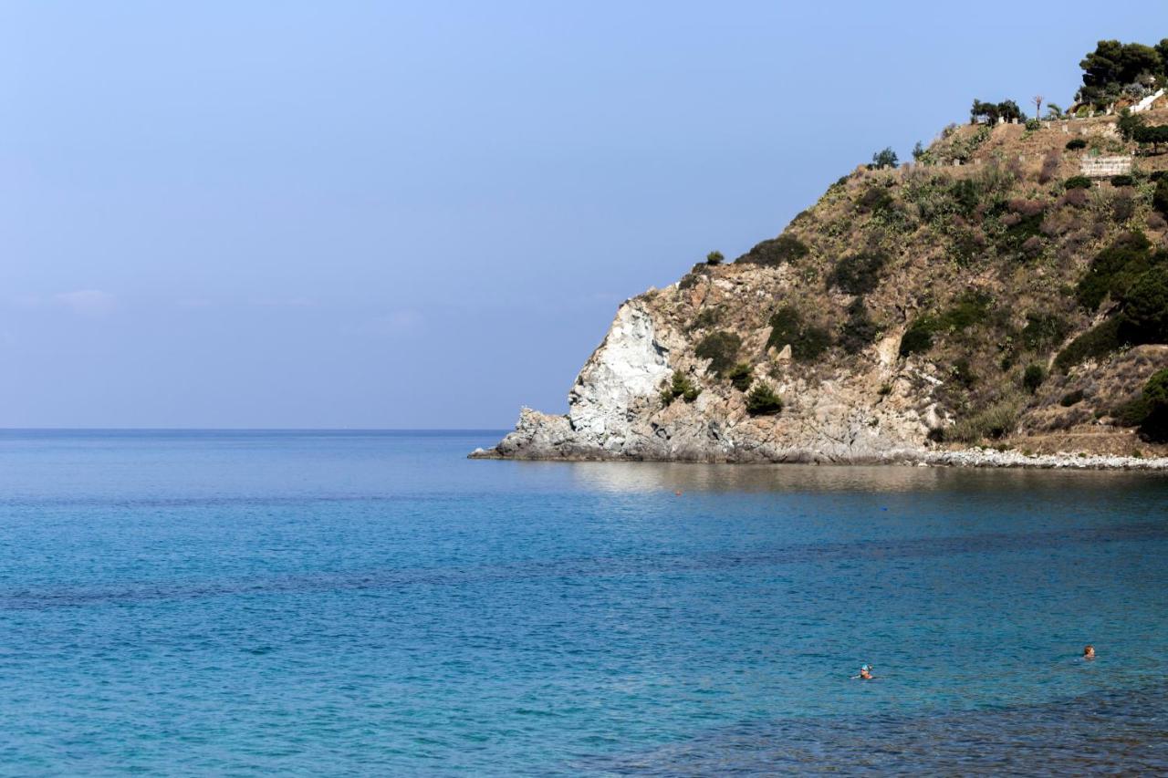 קאפו ואטיצ'אנו Villaggio Albergo Da Ciccio Sul Mare מראה חיצוני תמונה